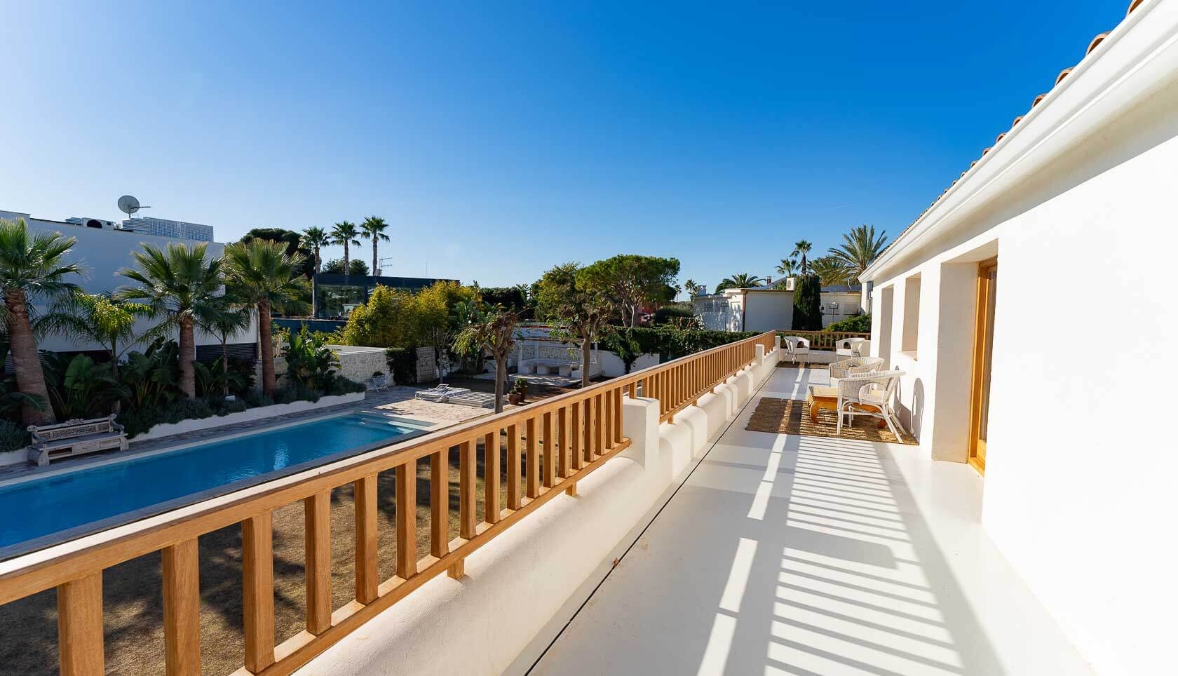 Villa im Ibizastil