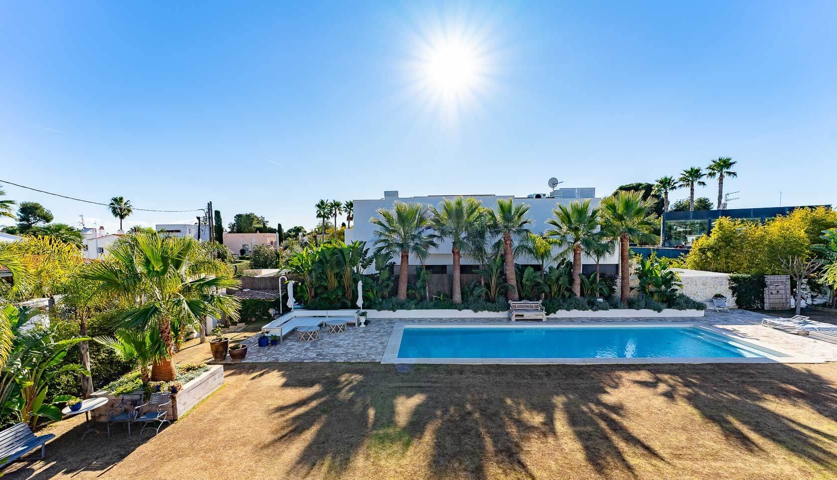 Villa im Ibizastil