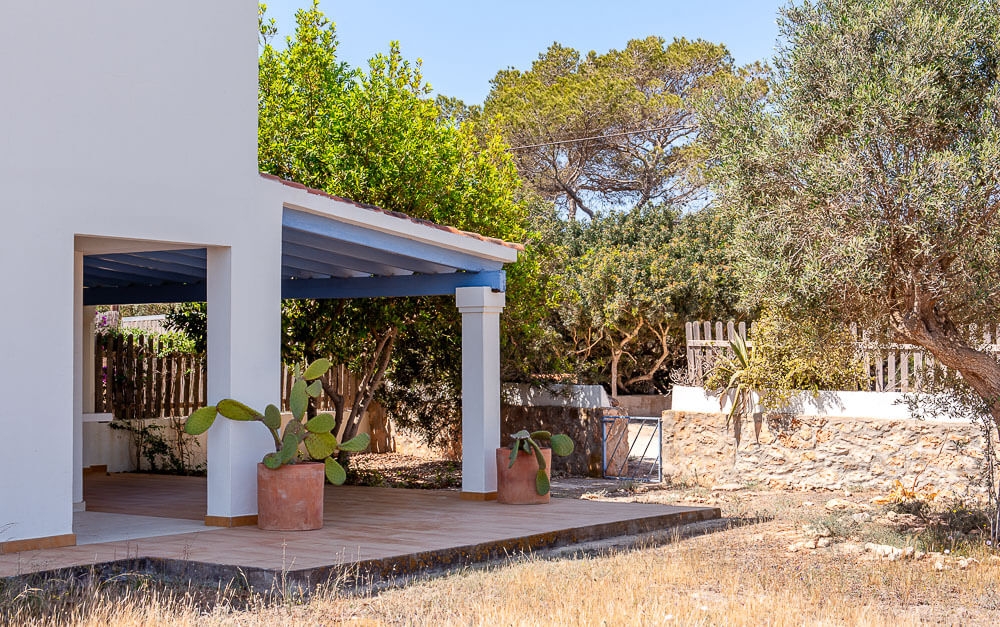 Idyllic house by the sea