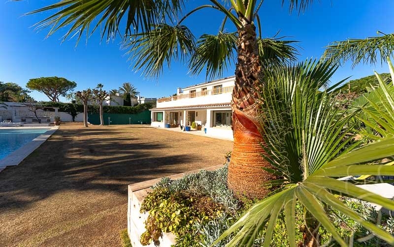 Villa im Ibizastil