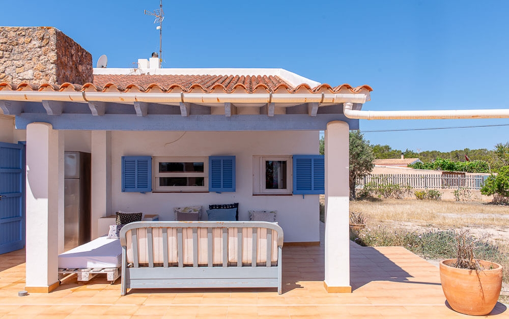 Idyllic house by the sea