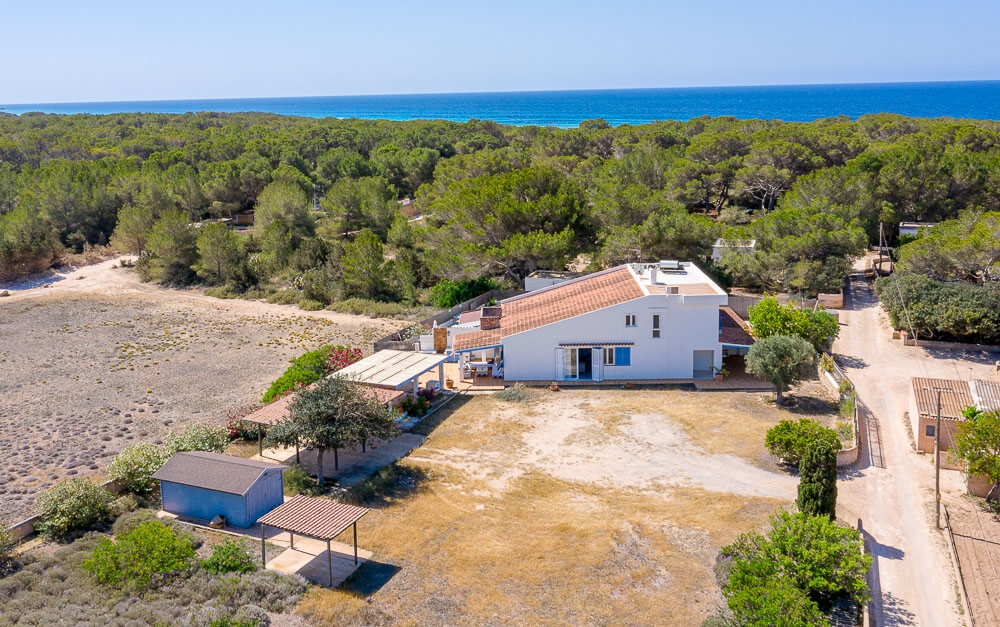 Idyllic house by the sea